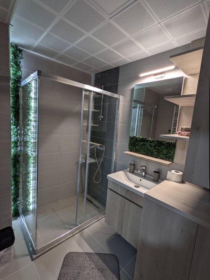 Sky Side Luxury Condo Skopje Extérieur photo